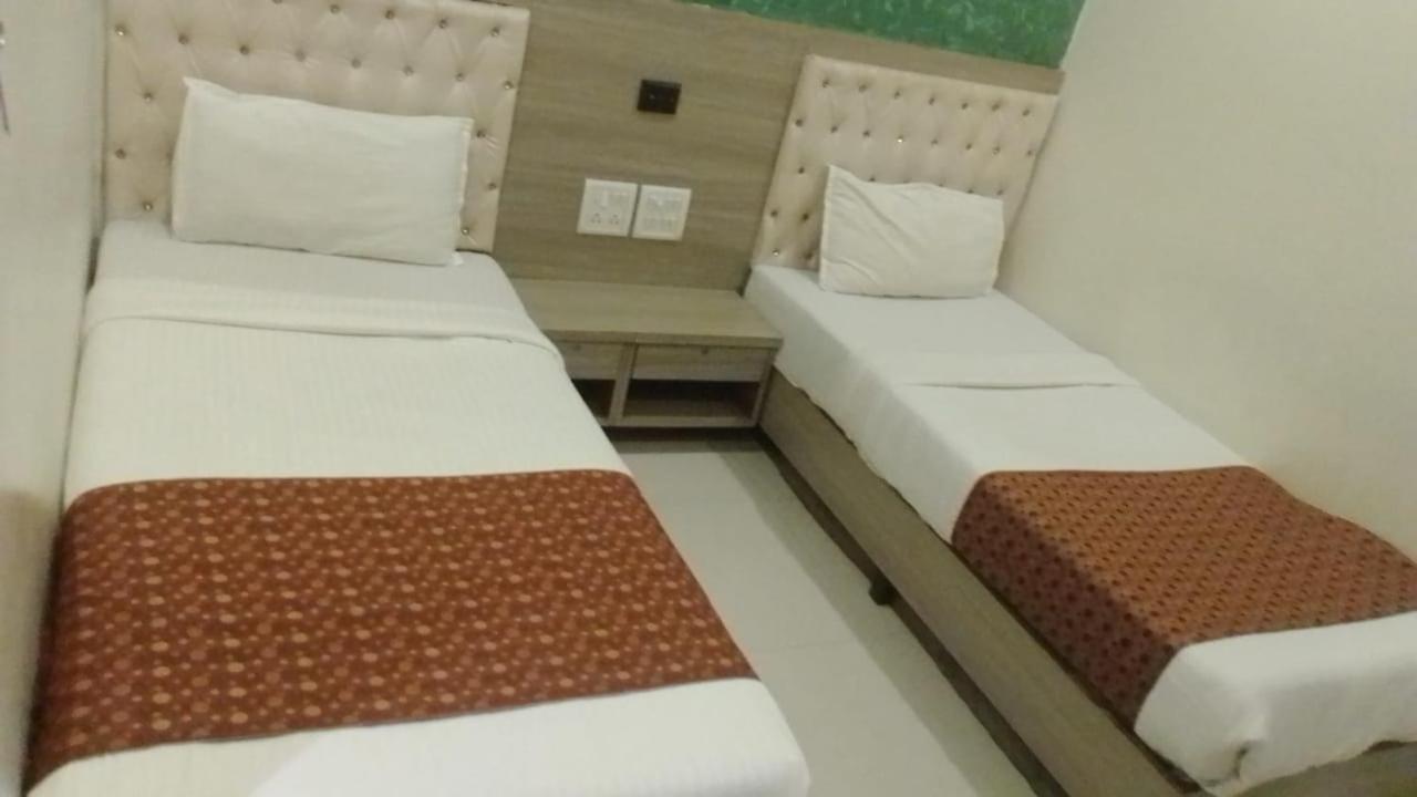 Hotel Time Gold Near Domestics Airport Mumbai Exterior photo